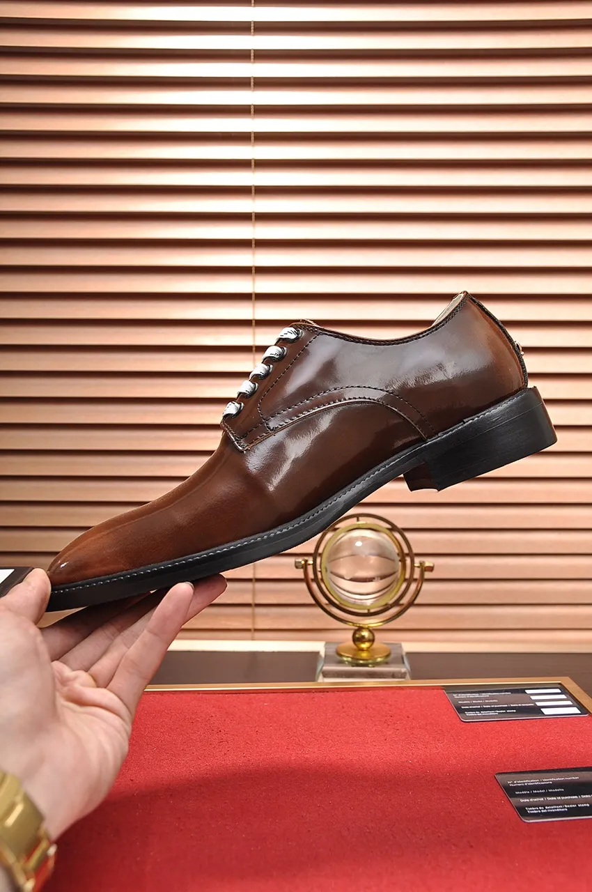 Factory batch 500💶Italy's top luxury men's shoe giant (GUCCI) (Gucci) (full cowhide lining) new arrival🍃Original European style🔰 Pleasant to the eye😍In order to make the shoes more durable and non-deformable🌀The production continues to follow traditional methods but there is still no lack of innovation💪Select original sheepskin for the leather♻️Smooth, natural and extra bright⭐Made of imported cowhide The rich man’s first choice 38-44 yards